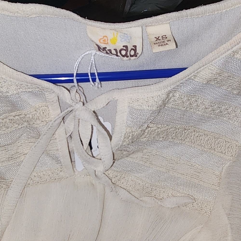 Ivory top - Picture 3 of 3